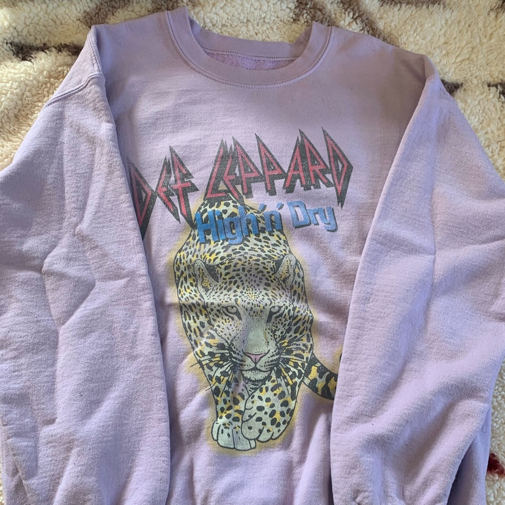 Def Leopard sweatshirt